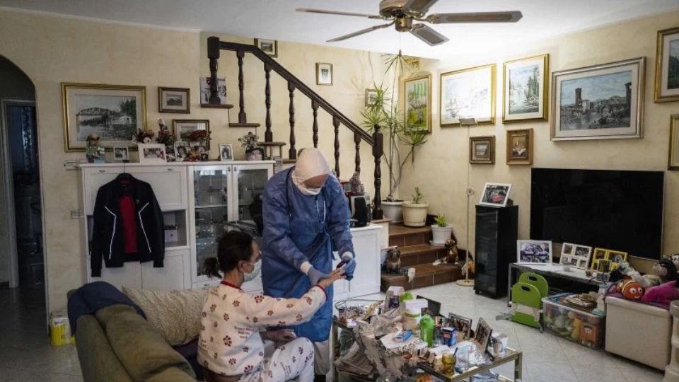 Médicos italianos estão tratando pacientes com coronavírus em casa na região da Lombardia (Reprodução/Twitter)