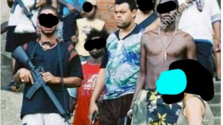 A vitória de Babu era tão dura para os racistas que usaram a tática mamadeira de piroca