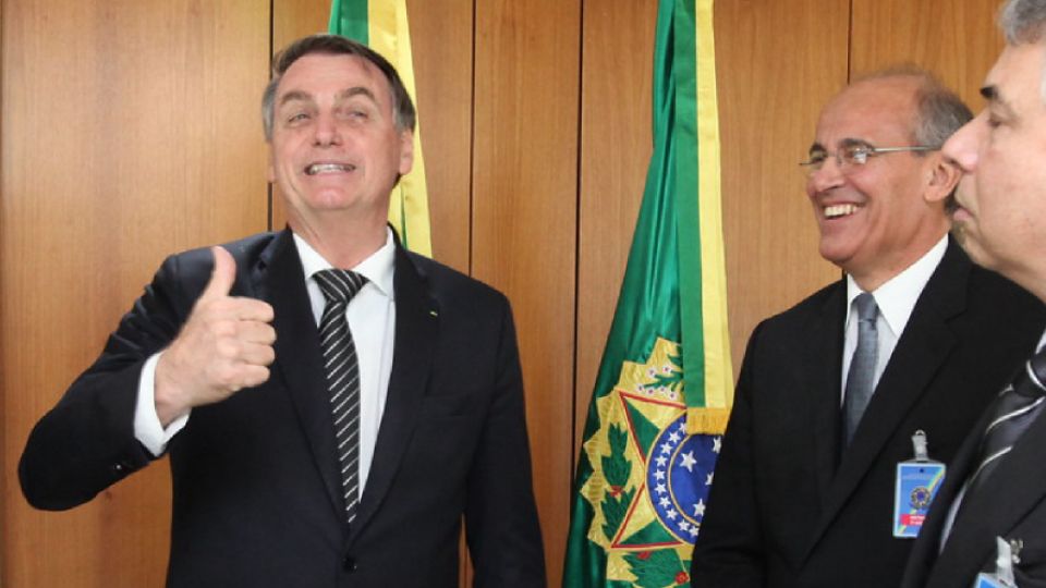 Jair Bolsonaro e Mauro Ribeiro, presidente do Conselho Federal de Medicina (Foto: CFM)