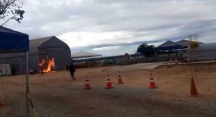 Moradores de cidade na Bahia ateiam fogo em galpão onde construtora mantinha contaminados pela Covid-19