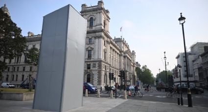 Estátua de Winston Churchill em Londres é "encaixotada" para evitar ataques