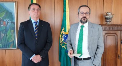 Decreto de Bolsonaro altera data de exoneração de Weintraub