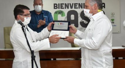 Presidente de Cuba recebe e condecora médicos cubanos que retornaram da Itália