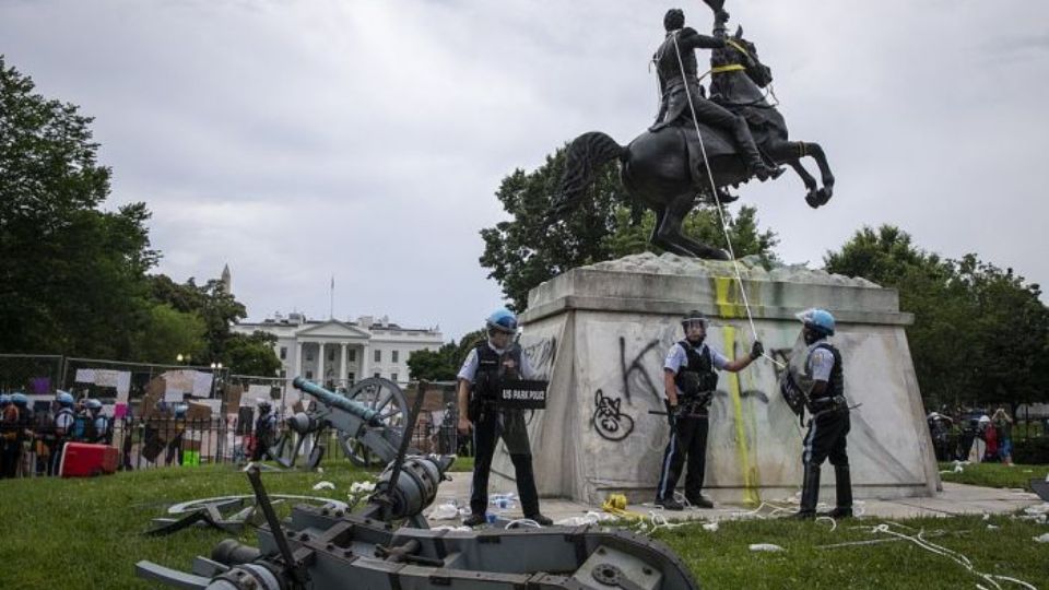 Estátua de Andrew Jackson (foto: Daily Mail)