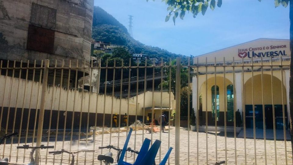 Igreja Universal na Rocinha onde foi instalado o tomógrafo pela prefeitura do Rio - Reprodução