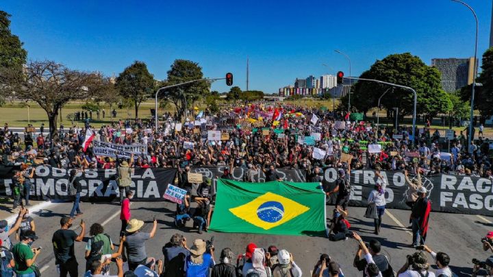 Atos contra e a favor de Bolsonaro acontecem em Brasília