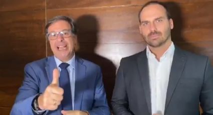 Ao lado de Eduardo Bolsonaro, presidente da Embratur fala em "pandemia bíblica"