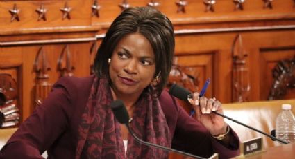 Afro-americana Val Demings é cogitada como vice de Biden, mas tem contra si o passado como policial