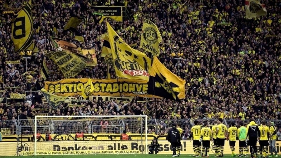 Torcida do Borussia Dortmund (foto: DW)