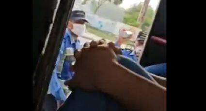 Vídeo: policial joga bomba de gás para obrigar passageiros a descer de ônibus em Honduras