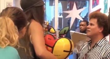 Vídeo: Dona de restaurante quebra obra de Romero Britto após ter funcionários desrespeitados por ele