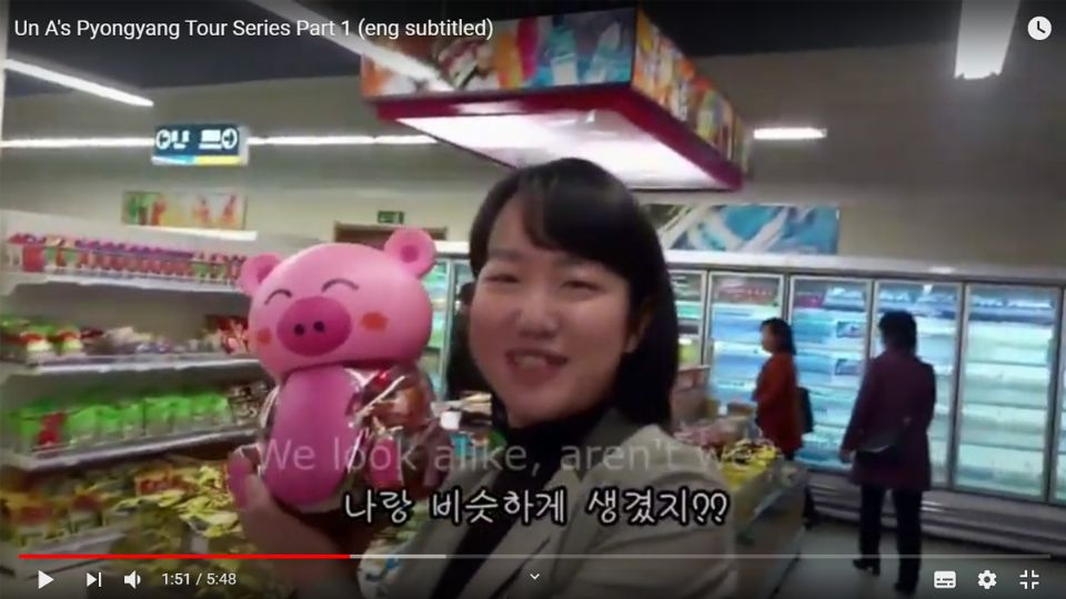 Foto: Un A, a youtuber norte coreana em um dos vídeos do 'O eco da verdade'