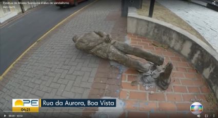 Estátua de Ariano Suassuna no Circuito da Poesia do Recife é depredada