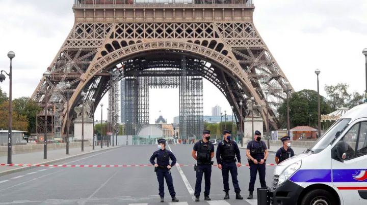 Torre Eiffel é evacuada após ameaça de bomba