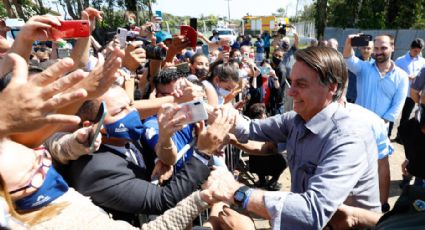 Bolsonaro diz que basta se dedicar aos estudos e "acreditar em Deus" para ter sucesso no Brasil