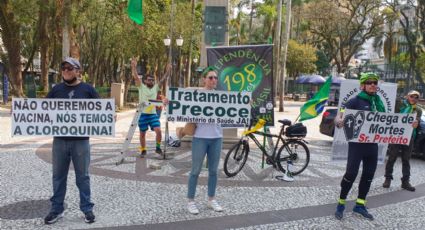 Bolsonaristas fazem ato contra a vacina de Covid-19 em Curitiba: "Temos a cloroquina!"