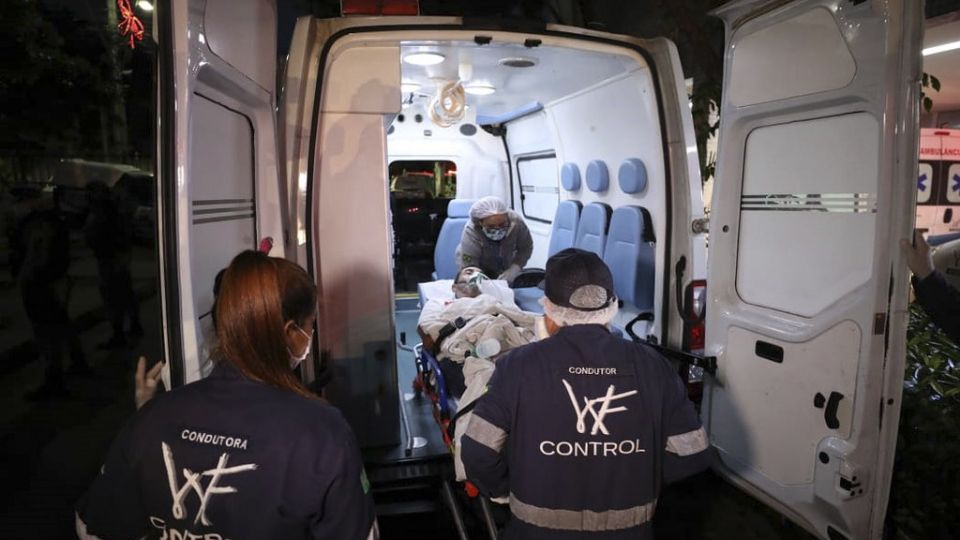 Paciente com Covid-19 é transferido de hospital em Manaus (Foto: Ministério da Saúde)