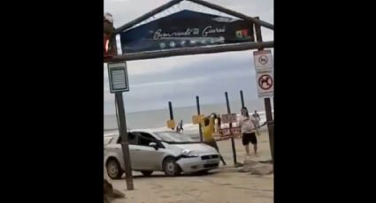 Vídeo: carro invade praia no litoral paulista e é apedrejado