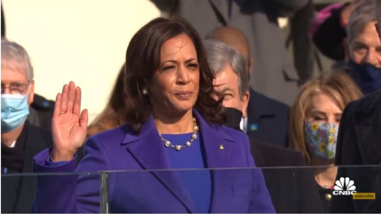 O armário de Kamala Harris e o peso das roupas das mulheres na política