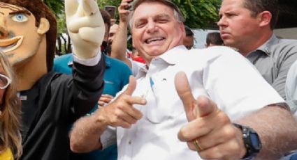 VÍDEO: Bolsonaro humilha mulher que perguntou sobre leite condensado: "Não sabe nem a tabuada"