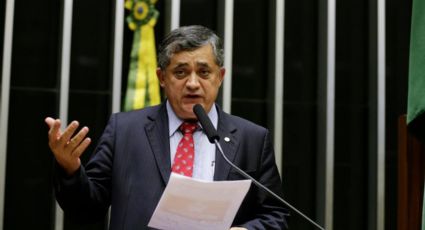 “Já perdemos as contas de quantos crimes de responsabilidade Bolsonaro cometeu”, diz José Guimarães