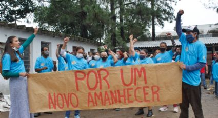 Catadores da Novo Amanhecer celebram conquista de novo barracão em Curitiba