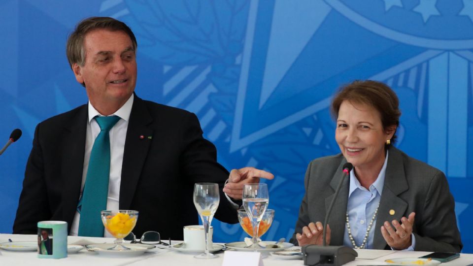Jair Bolsonaro e Tereza Cristina em café da manhã com a Frente Parlamentar da Agropecuária (Foto: Isac Nóbrega/PR)