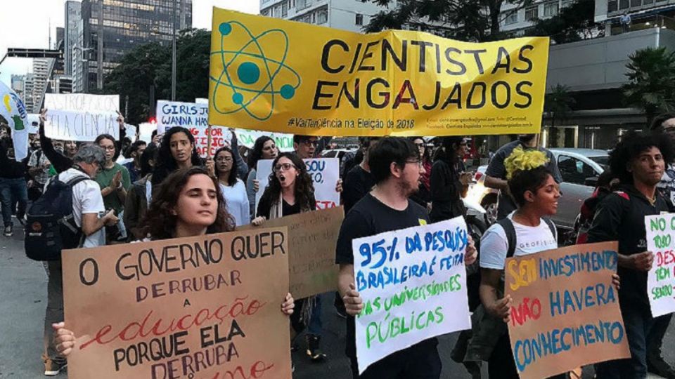 Manifestação em favor da ciência e educação (Reprodução)