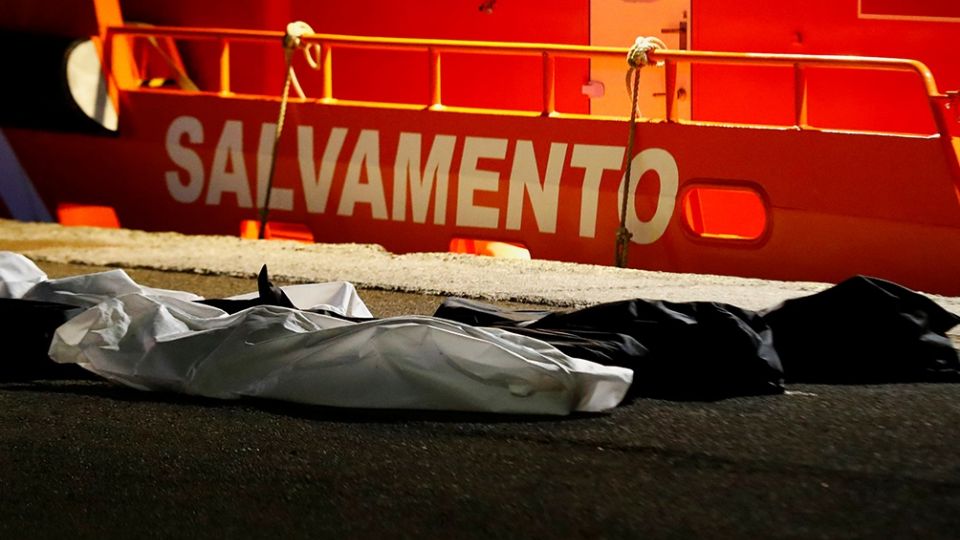 Corpos de migrantes africanos nas Ilhas Canárias (Reprodução/Twitter)