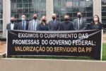 Ex-aliados, policiais federais protestam contra Bolsonaro: “Só tomamos porrada”