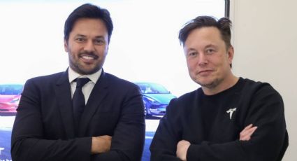 Deslumbrado, ministro de Bolsonaro posa com Elon Musk e anuncia parceria para "protegermos a Amazônia"