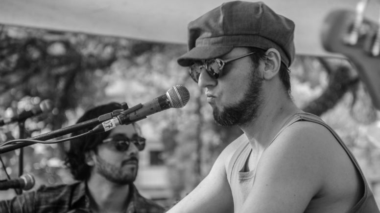 Conrado Pouza sai do ócio e tira nossa canção do tédio em álbum de estreia