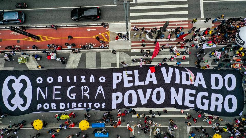 Coalizão Negra por Direitos na marcha do Dia da Consciência Negra em São Paulo (Foto: Mídia Ninja)