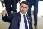 Flávio Bolsonaro pode ter mentido à Justiça para justificar compra de mansão de R$ 6 milhões