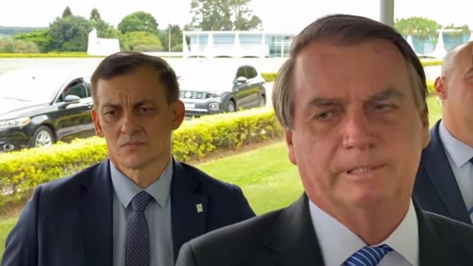Jair Bolsonaro se irrita com apoiador (Reprodução/Youtube)