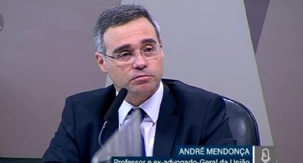 Após relativizar ditadura, André Mendonça diz que “todos nós somos antifascistas”