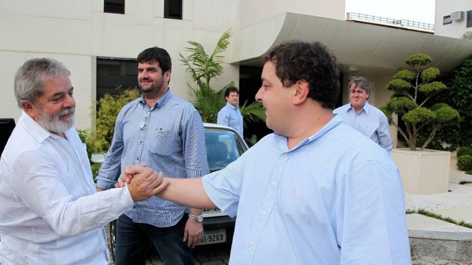 Lula e seu filho Fábio. Foto: Divulgação