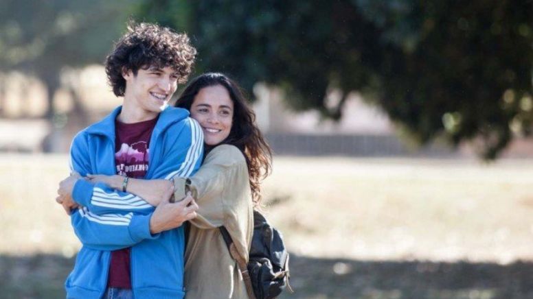 Alice Braga, protagonista de "Eduardo e Mônica", dispara: "Brasil é melhor que o Bolsonaro"