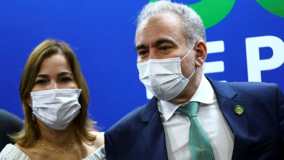 A secretária de Gestão do Ministério da Saúde, Mayra Pinheiro, e o ministro da pasta, Marcelo Queiroga (Agência Brasil)