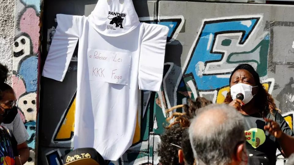 Ato antirracista em frente à Escola Estadual Amaral Wagner, em Santo André (Foto: Facebook/Monica Seixas)