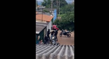 Comerciante é arrancado de casa e agredido por PMS na Ceilândia; veja vídeo