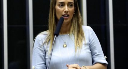 Nova ministra de Bolsonaro, Flávia Arruda estreou na política no lugar do marido, cassado por corrupção