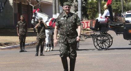 Ex-porta-voz de Bolsonaro, general Rêgo Barros diz que quartéis devem ficar longe da política