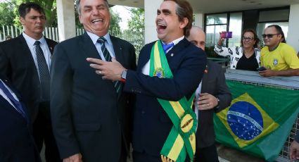 Sintomático: há 1 ano, Bolsonaro ignorava pibinho e pandemia colocando 'bobo da corte' em coletiva