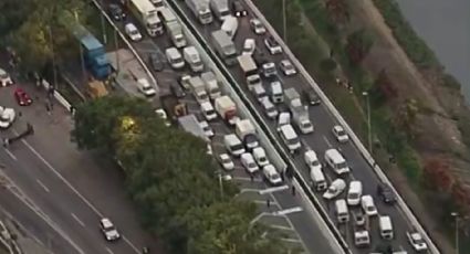 Manifestantes interditam Marginal Tietê contra medidas restritivas em São Paulo