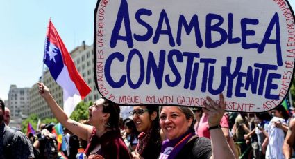 Chile elegerá Assembleia Constituinte; Russos celebram vitória contra o Nazismo – Por Ana Prestes