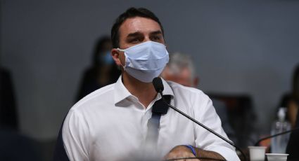 Flávio Bolsonaro participou de três reuniões no BNDES durante pandemia