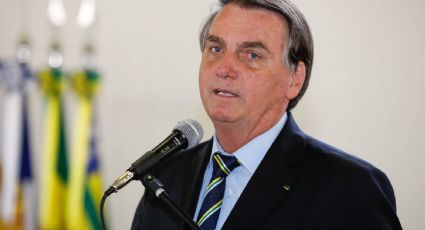 Bolsonaro ignora cancelamento da Janssen e divulga vacinas que não chegarão na terça