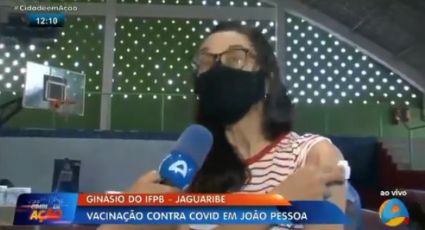 Mulher surpreende repórter de TV ao vivo após ser vacinada: "Emoção é um fora Bolsonaro bem grande!"; assista vídeo