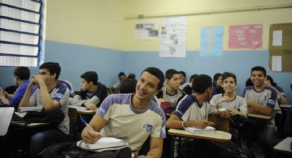 Mesmo com pressão de bolsonaristas, "Escola Sem Mordaça" vira lei no Rio